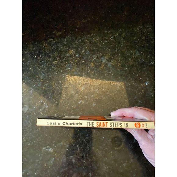 Leslie Charteris,  The Saint Steps In, 1943 - Picture 2 of 4